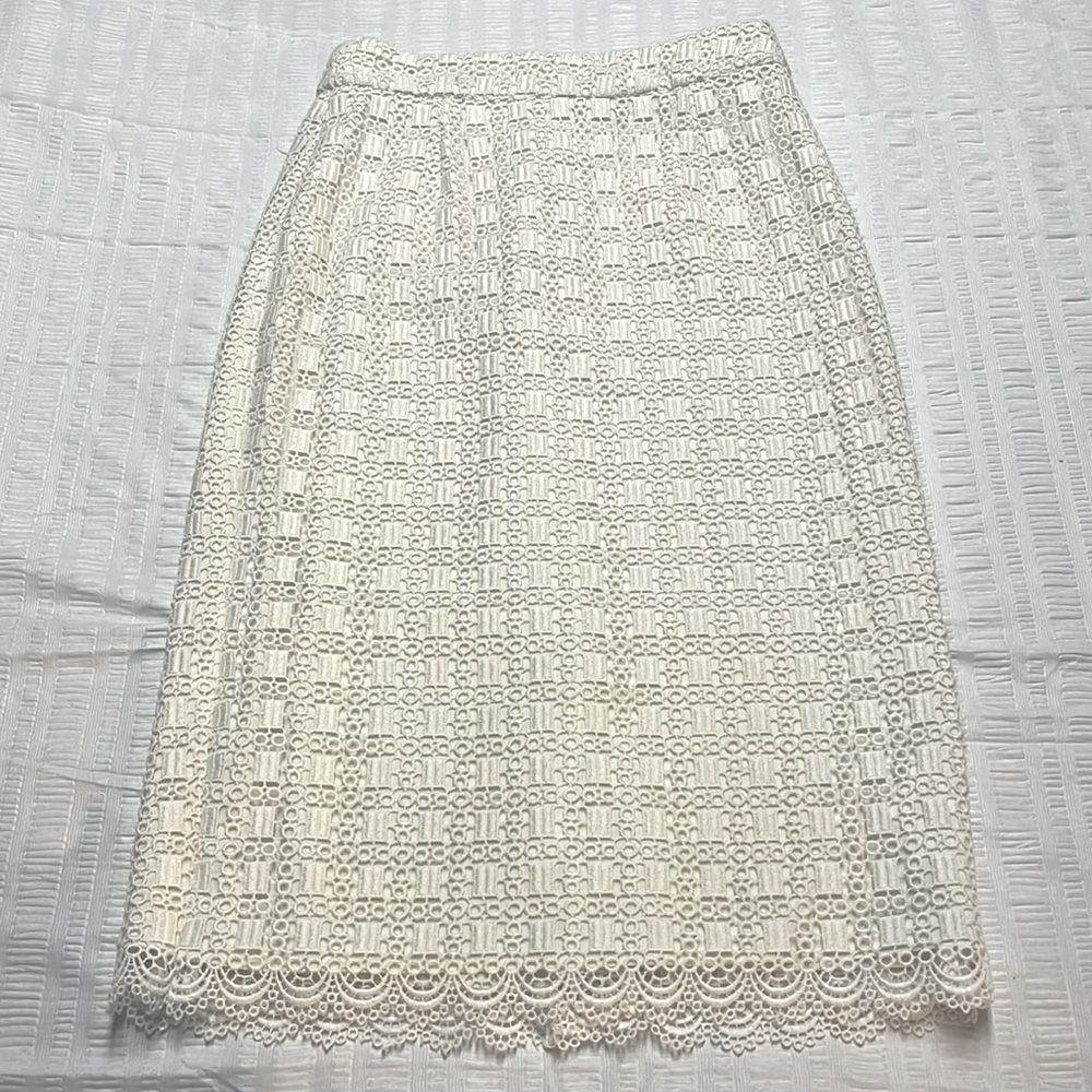 Reiss Eyelet Pencil Skirt- Creamy white- Size 0 -very feminine& lovely!